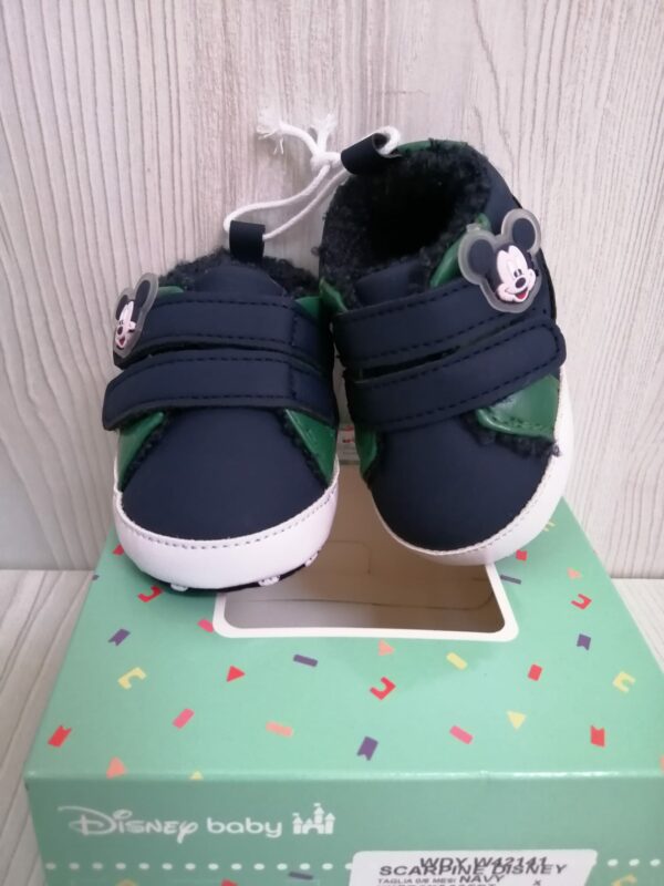 Scarpine neonato