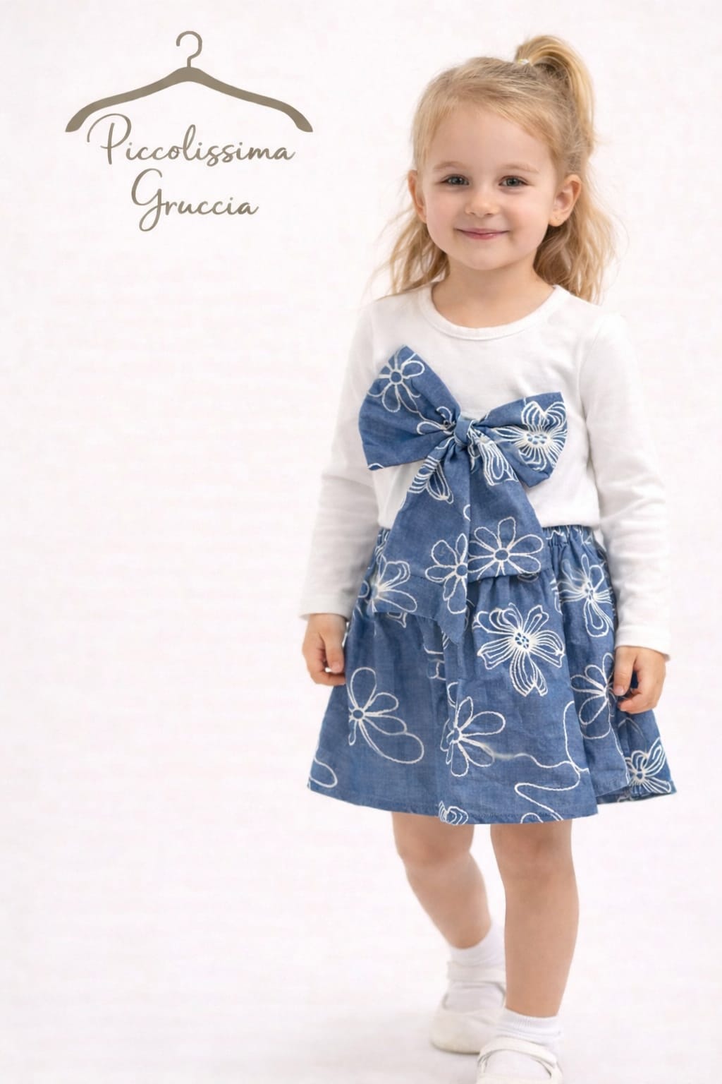 Completo bambina con gonna effetto jeans e fiocco